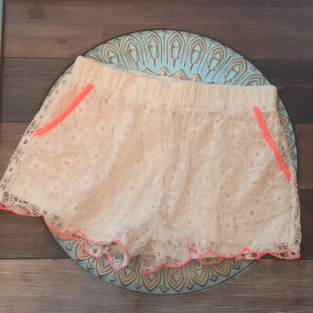 Blue pepper Lacey shorts with pockets